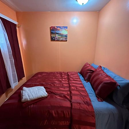 Fidellia Iron Room, Queen Bed Minutes From Newark Liberty International Airport And Newark Penn Station Екстер'єр фото